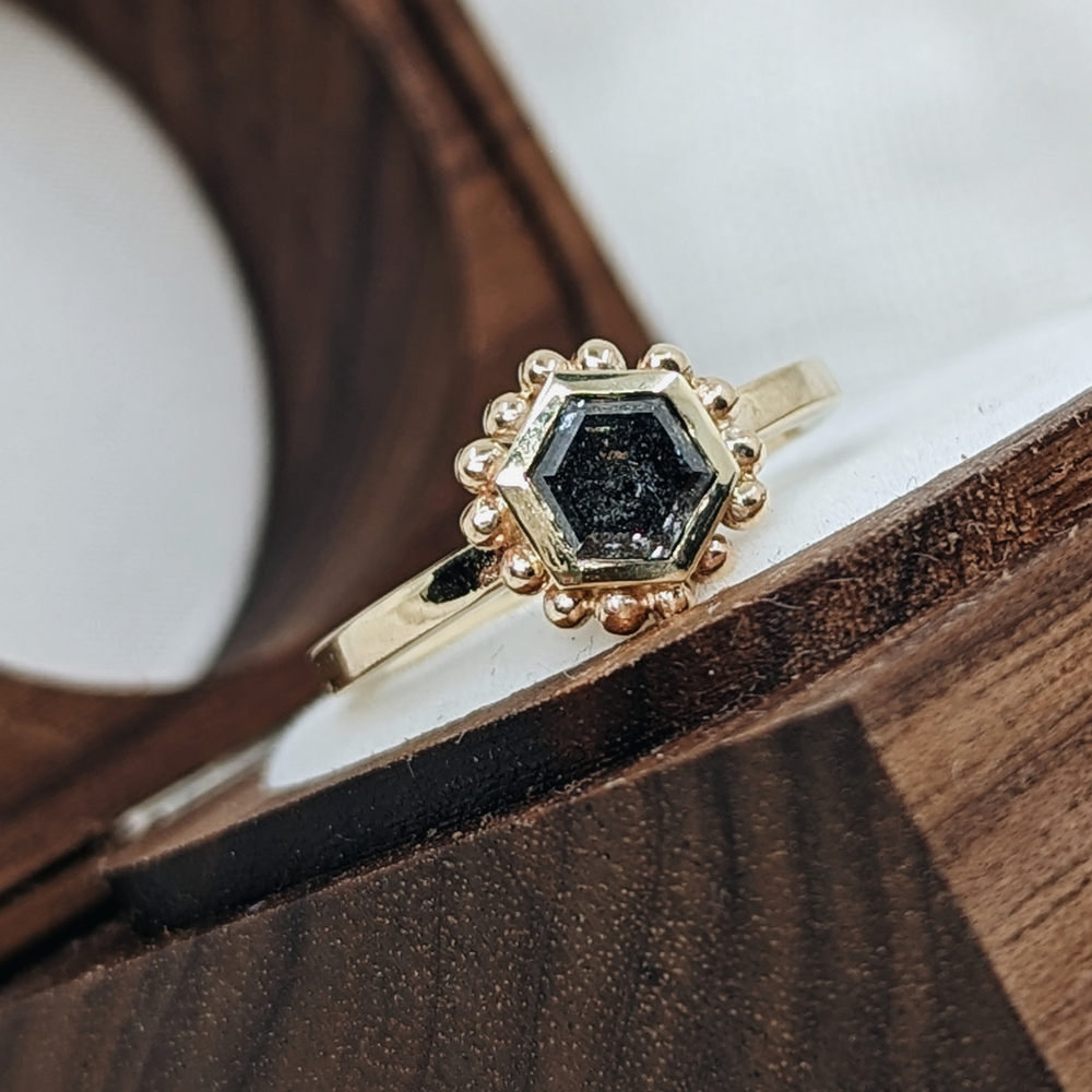 BESPOKE | Hexagon S&P Solitaire
