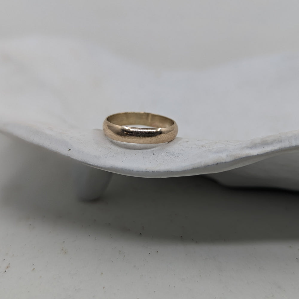 4.0 Smooth Light Wedding Band | 9k yellow gold - MILLY MAUNDER