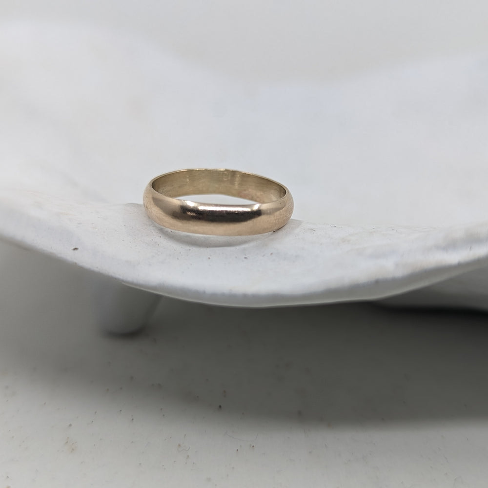 4.0 Smooth Light Wedding Band | 9k yellow gold - MILLY MAUNDER