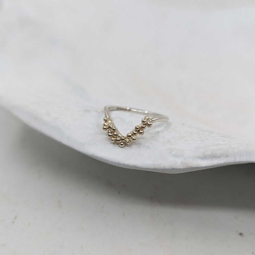Wishbone Wedding Band | 9k White and Yellow Gold - MILLY MAUNDER