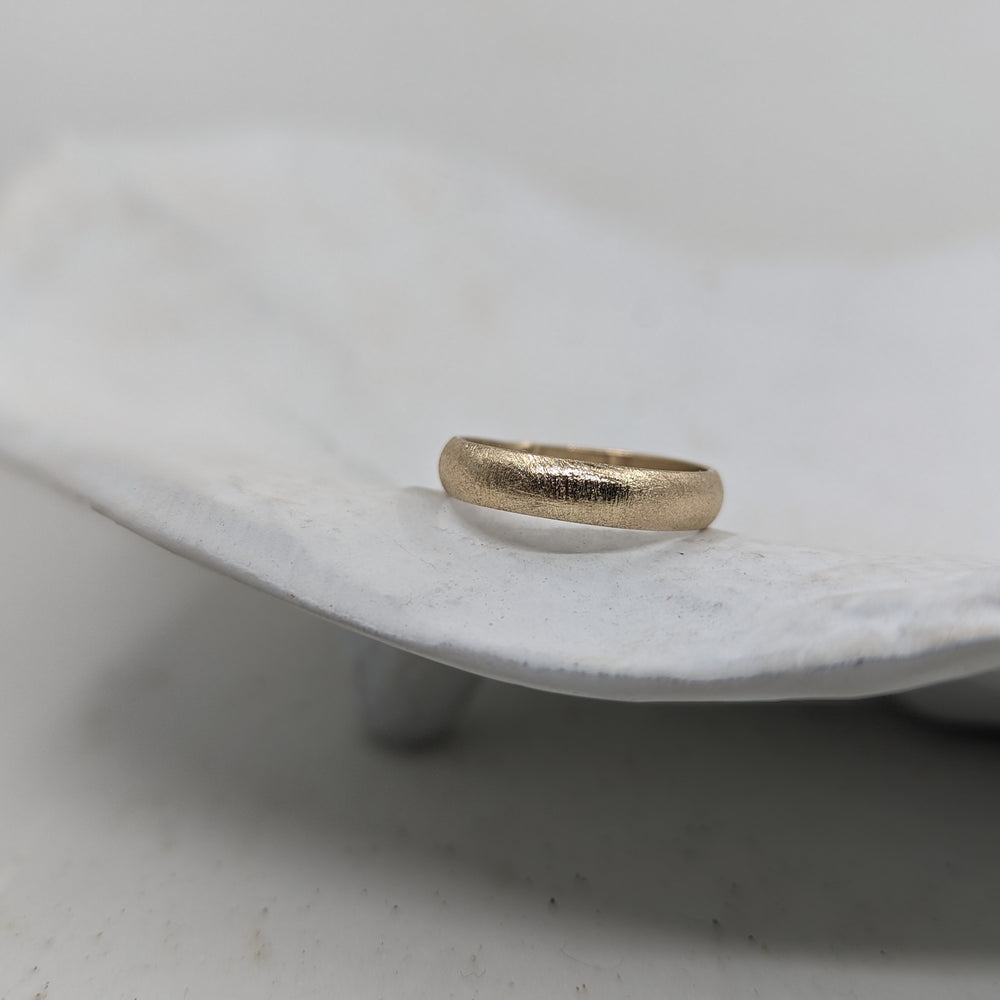 4.0 Frosted Light Wedding Band | 9k yellow gold - MILLY MAUNDER
