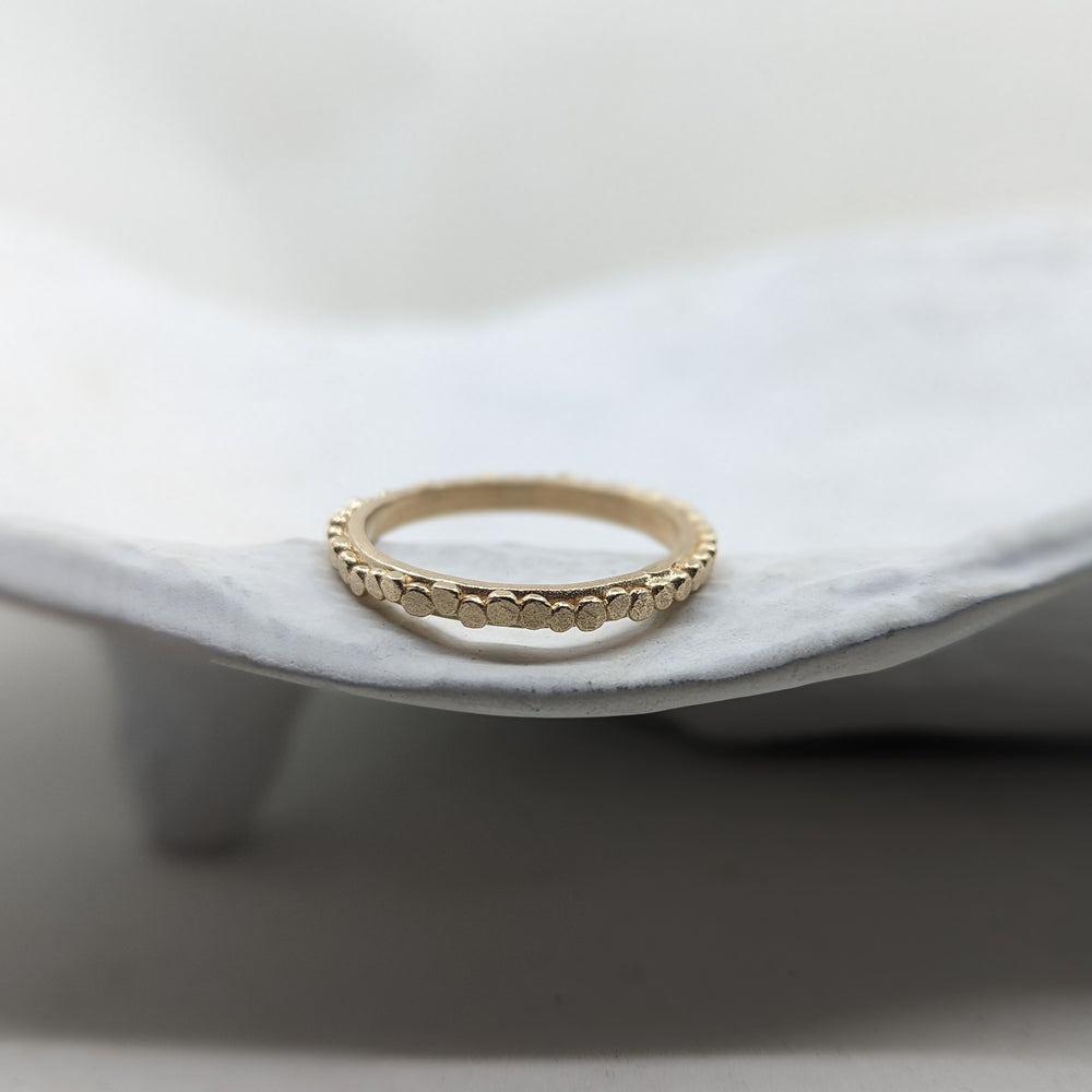 Eternity Pebble Ring | 9k yellow Gold - MILLY MAUNDER