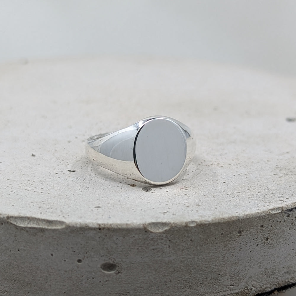 Oval Ladies Signet ring | Sterling silver 100% recycled - MILLY MAUNDER