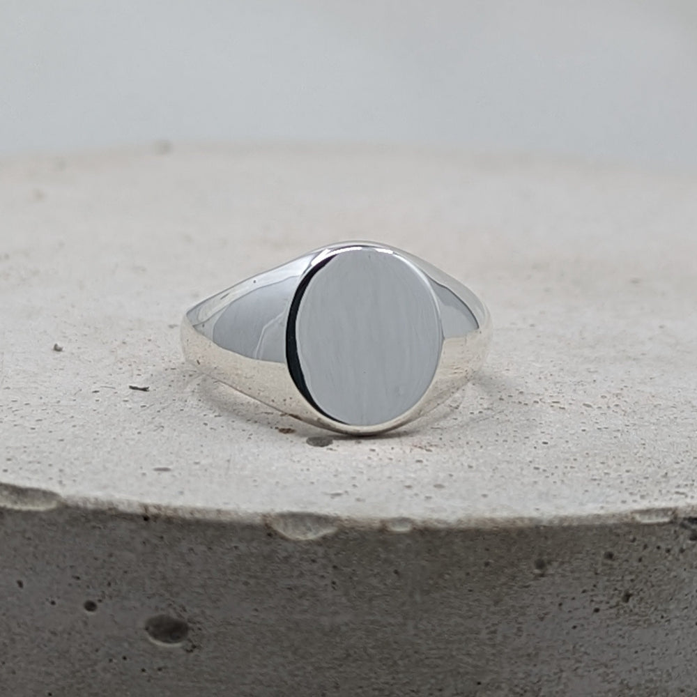 Oval Ladies Signet ring | Sterling silver 100% recycled - MILLY MAUNDER